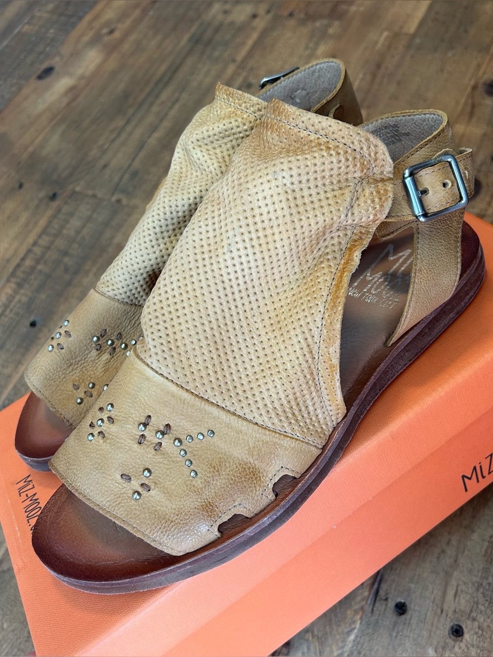 Miz Mooz Leather Beaded Sandals Fifi 41 EU /‎ 9.5-10 WIDE Wheat Womens Brown